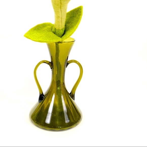 VINTAGE Green Blown Glass Double Handle Mid Century Vase - Picture 5 of 17